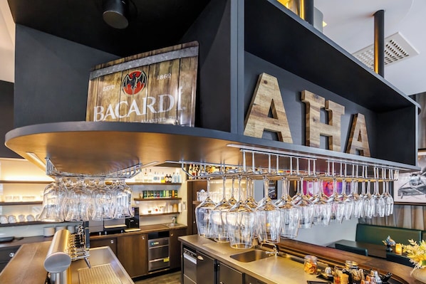 Bar (en la propiedad)