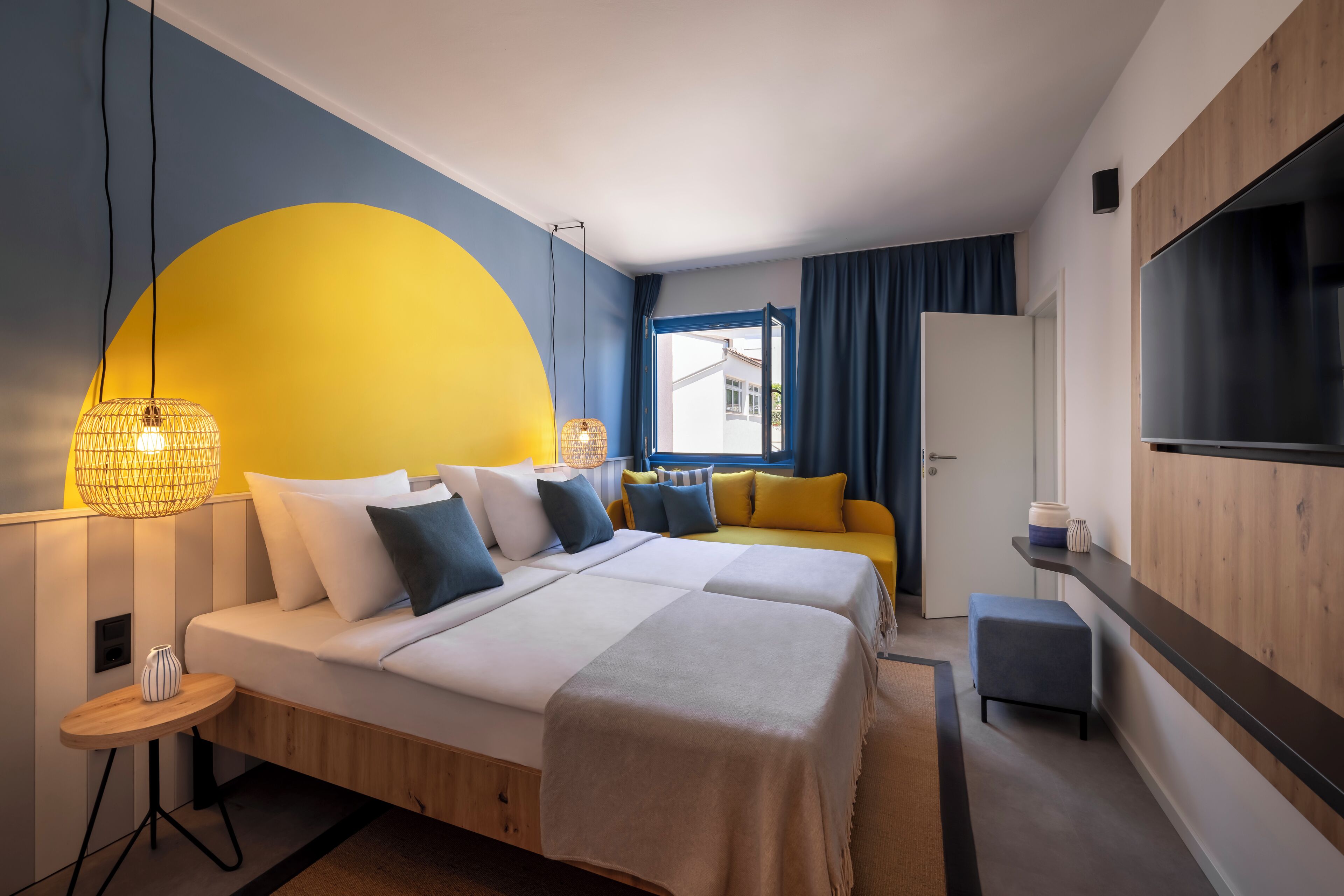 room for 2+1 | 1 bedroom, minibar, free wifi, bed sheets