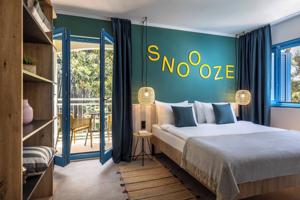 junior suite for 2+2 seaside | 1 bedroom, minibar, free wifi, bed sheets