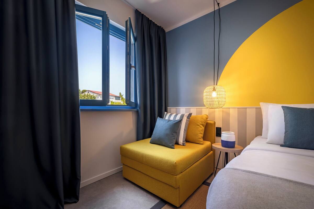 room for 2+1 | 1 bedroom, minibar, free wifi, bed sheets