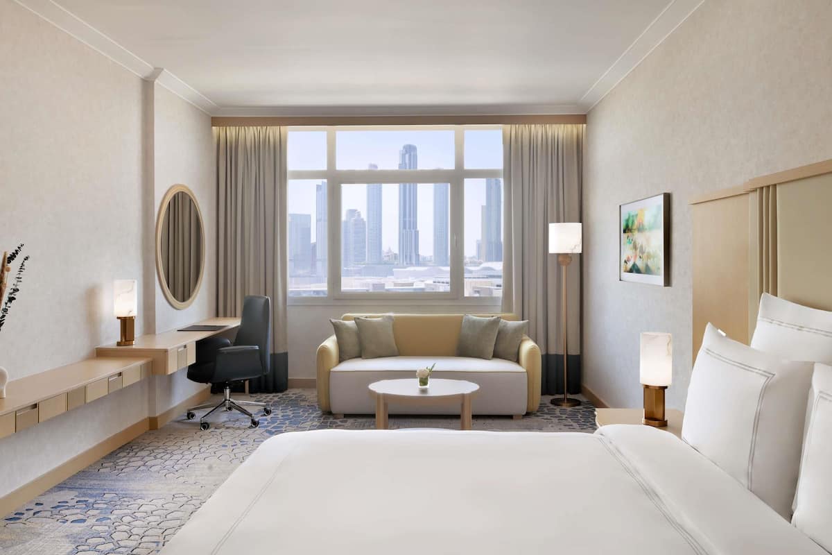 Deluxe Suite | 2 bedrooms, minibar, in-room safe, individually furnished