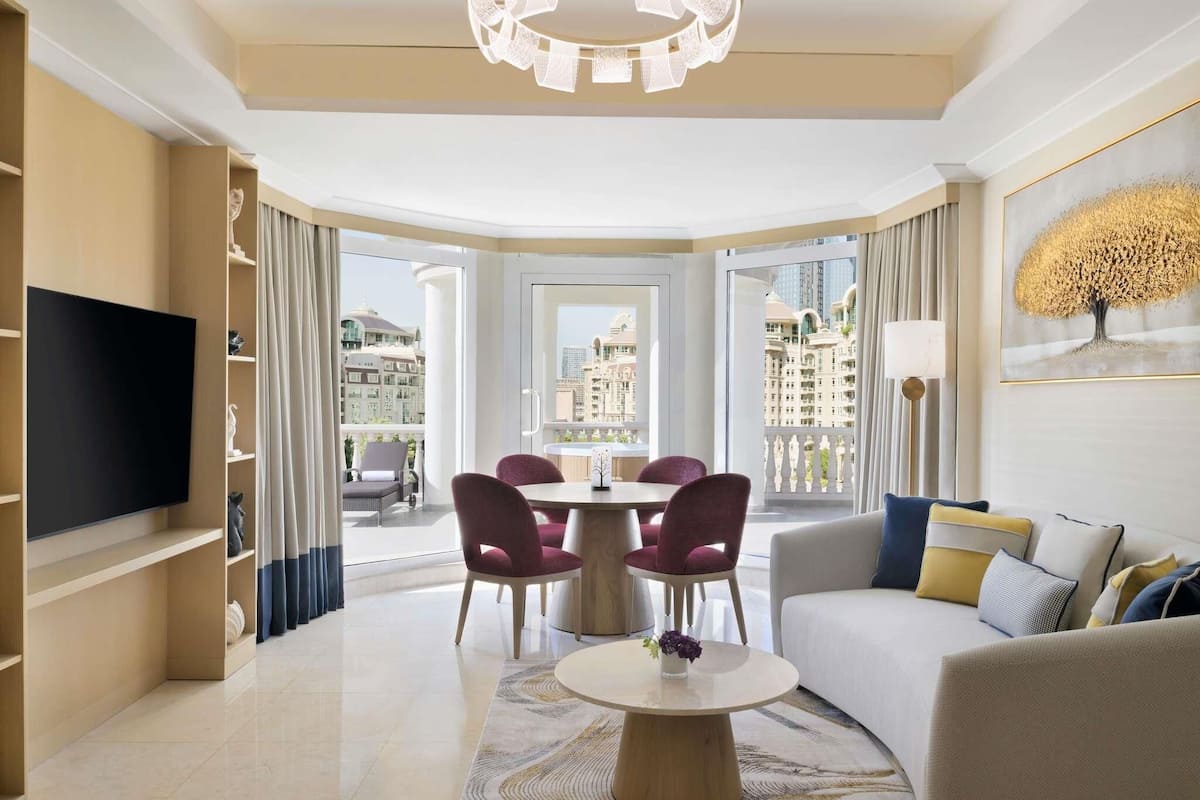 Swiss, Signature Suite