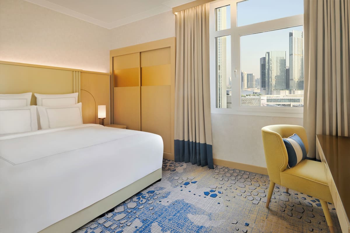 Suite ejecutiva, 2 habitaciones | Minibar, caja de seguridad en la habitación y muebles diferentes