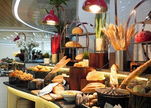 3 Restaurants; Frühstück, Mittagessen und Abendessen werden serviert