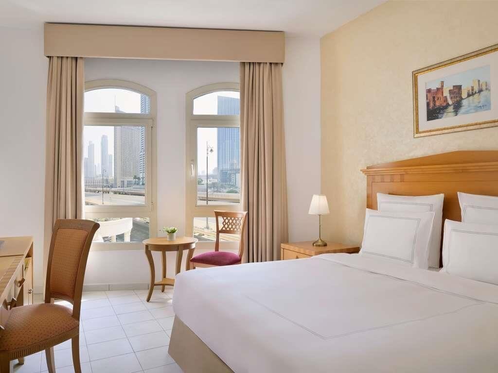 Appartement, 1 chambre | Minibar, coffre-fort, ameublement unique, bureau