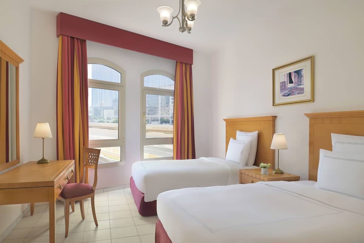 Appartement, 2 chambres | Minibar, coffre-fort, ameublement unique, bureau