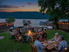 Unclassified image, 2 of 161, button - Sundowner on Lake George (Lake George)