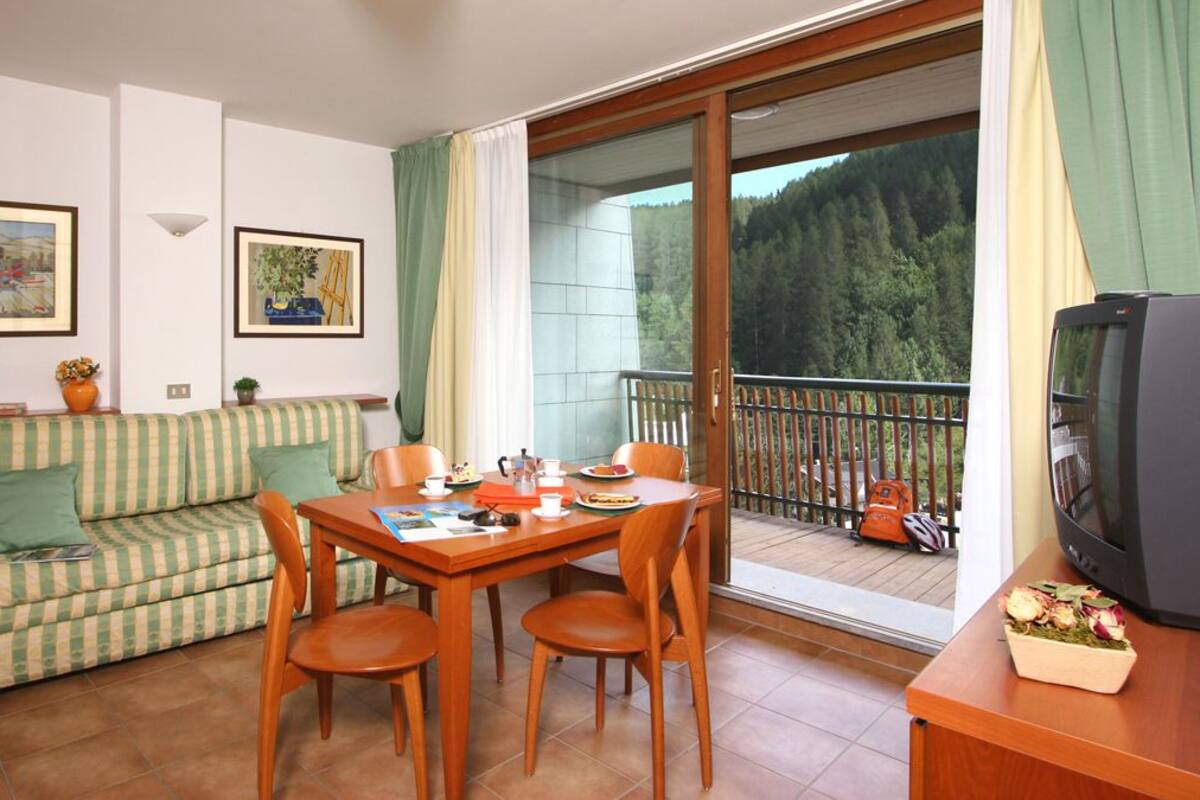 Apartamento, 2 habitaciones (6 pax) | Servicio de comidas en la habitación