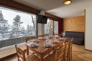 Télévision à écran plat de 24 pouces avec chaînes numériques, télévision