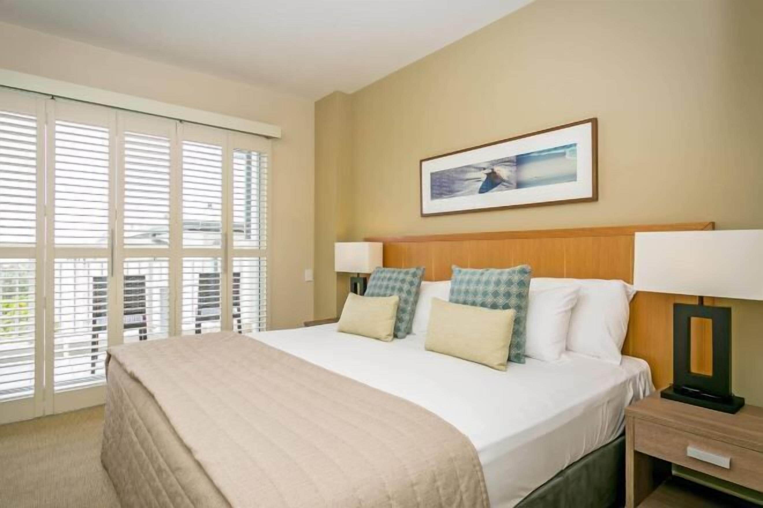 In-room safe, iron/ironing board, WiFi, bed sheets