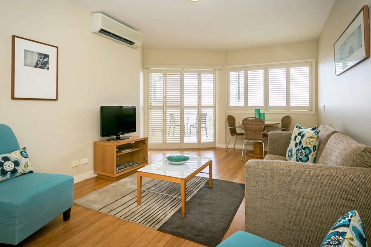 Sviitti, 2 makuuhuonetta, näköala uima-altaalle (Spa) | Tallelokero huoneessa, silitysrauta/-lauta, Wi-Fi, vuodevaatteet