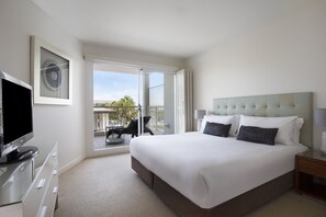 In-room safe, iron/ironing board, WiFi, bed sheets - Mantra on Salt Beach (Kingscliff)
