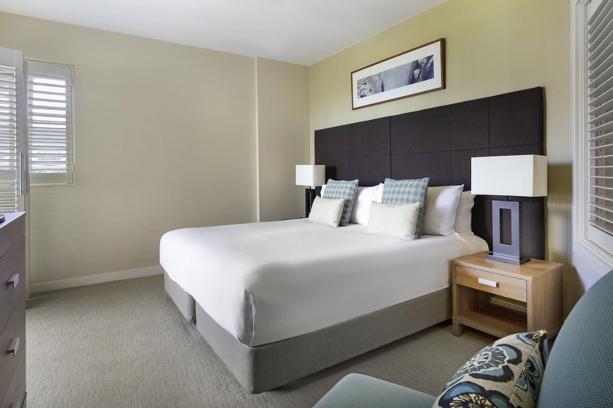 Tallelokero huoneessa, silitysrauta/-lauta, Wi-Fi, vuodevaatteet