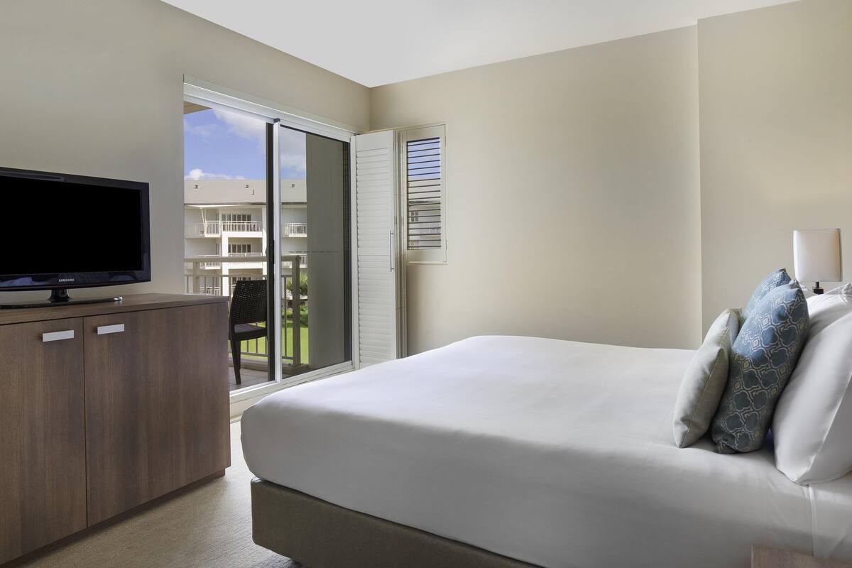 1 quarto, cofres nos quartos, ferros/tábuas de passar roupa