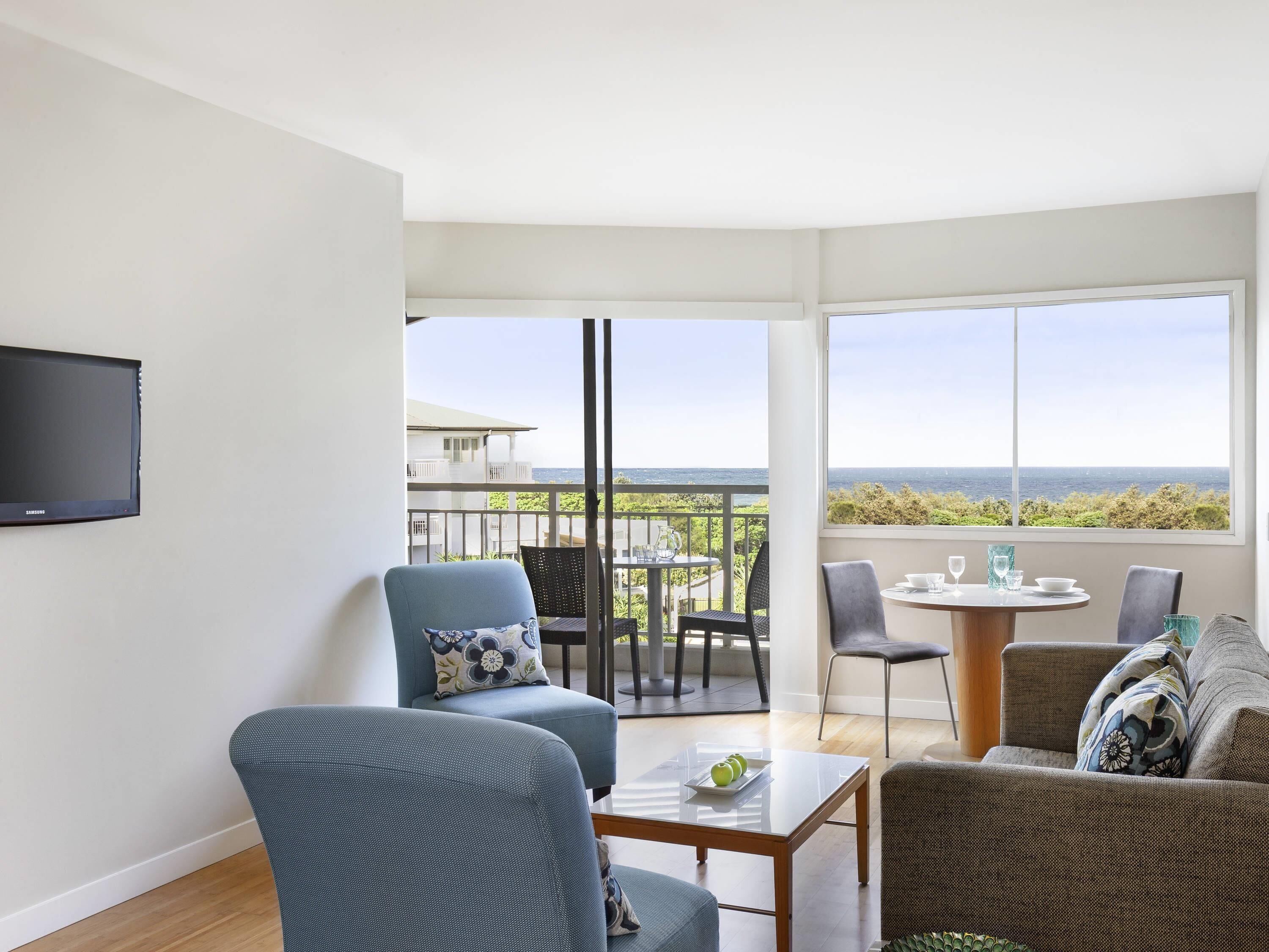 In-room safe, iron/ironing board, WiFi, bed sheets