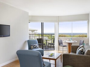 In-room safe, iron/ironing board, WiFi, bed sheets