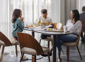 Daily to-go breakfast for a fee - Courtyard by Marriott Lancaster (Lancaster)