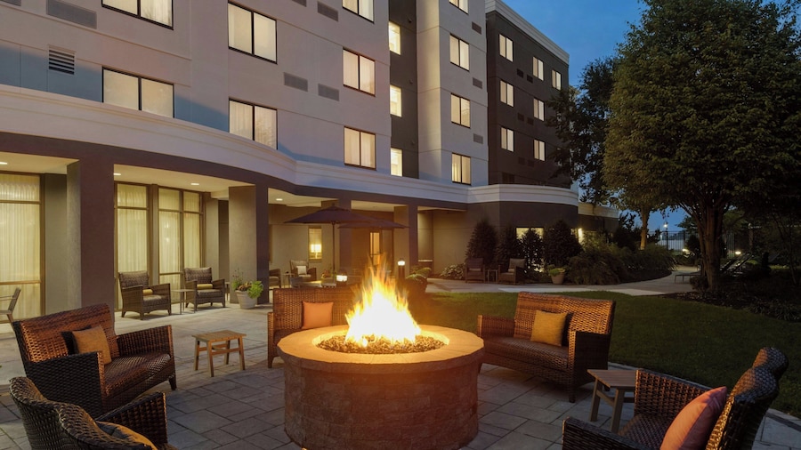Courtyard by Marriott Lancaster