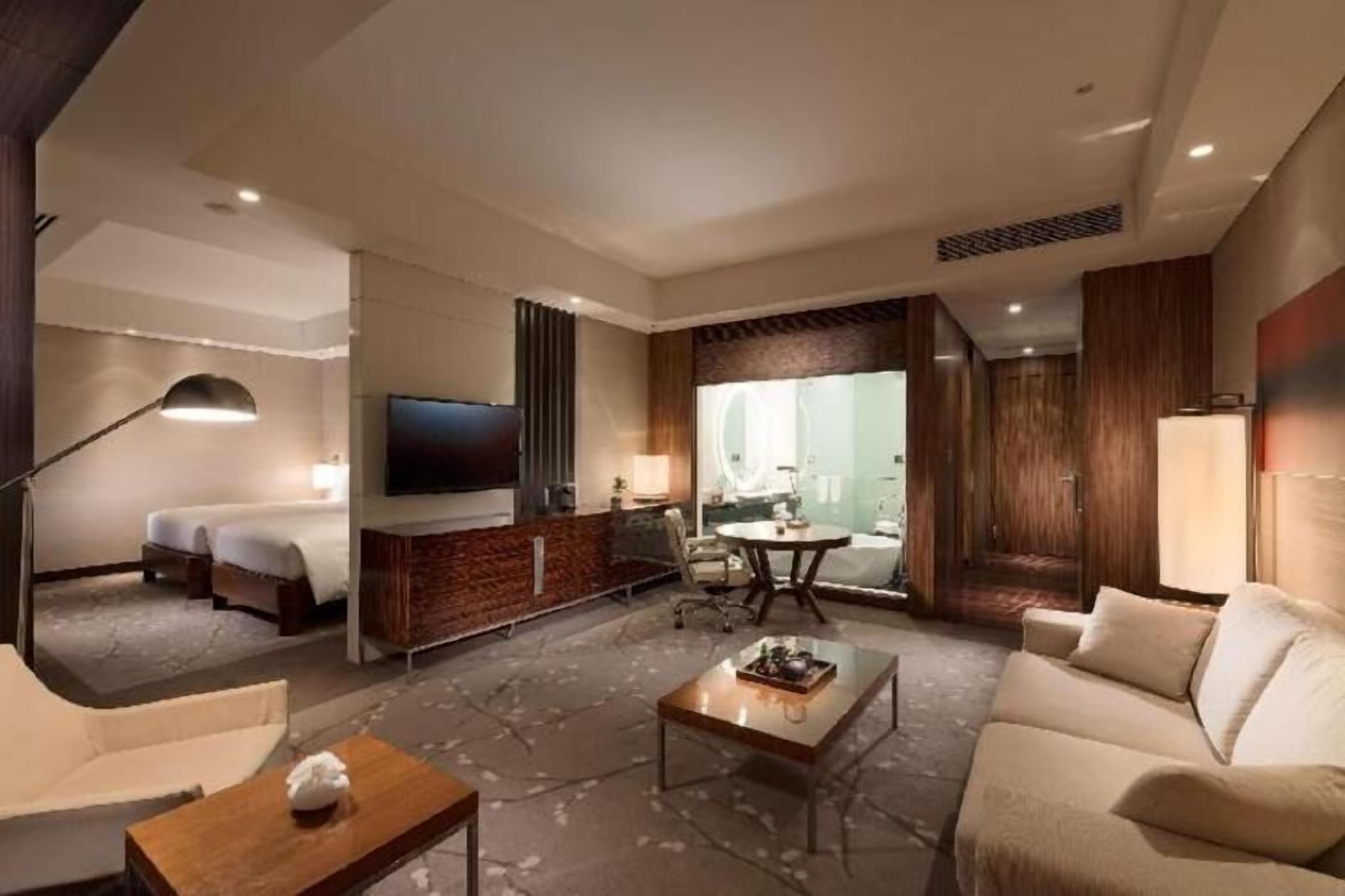 Premium bedding, minibar, in-room safe, desk