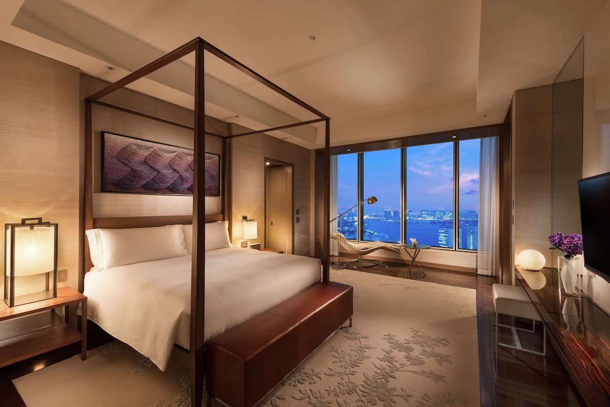 royal suite, 1 king bed | 1 bedroom, premium bedding, minibar, in-room safe