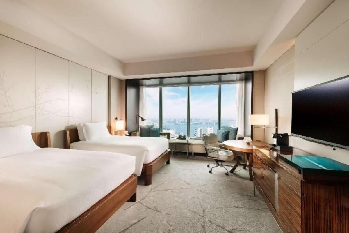 Ropa de cama de alta calidad y minibar 