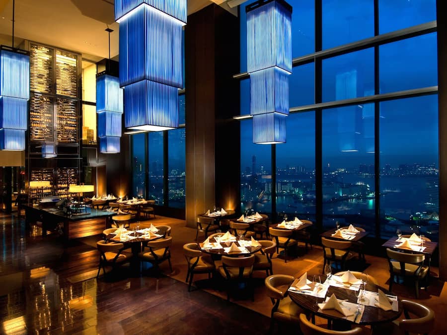 4 restaurants servant le petit déjeuner, spécialités Cuisine japonaise