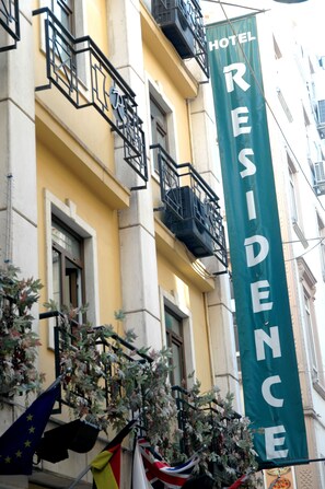 Front of property - Hotel Residence (Istanbul)