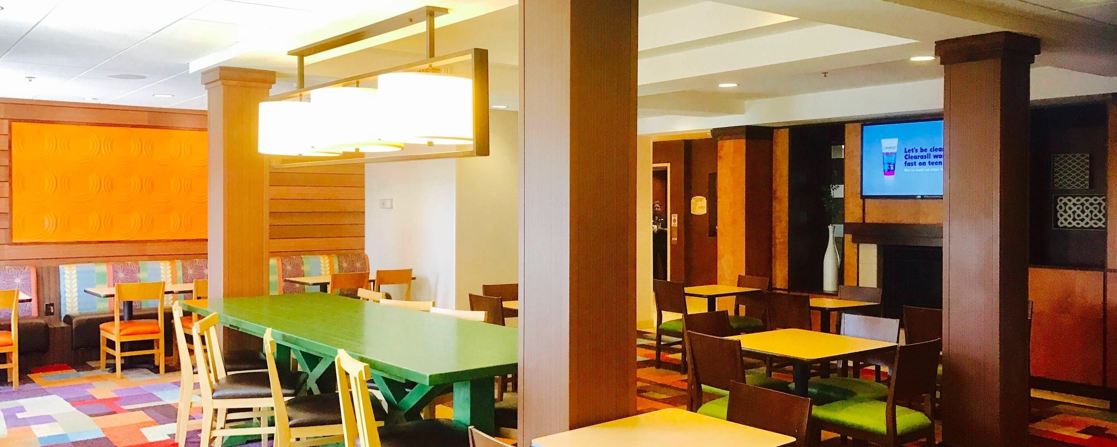 free daily continental breakfast