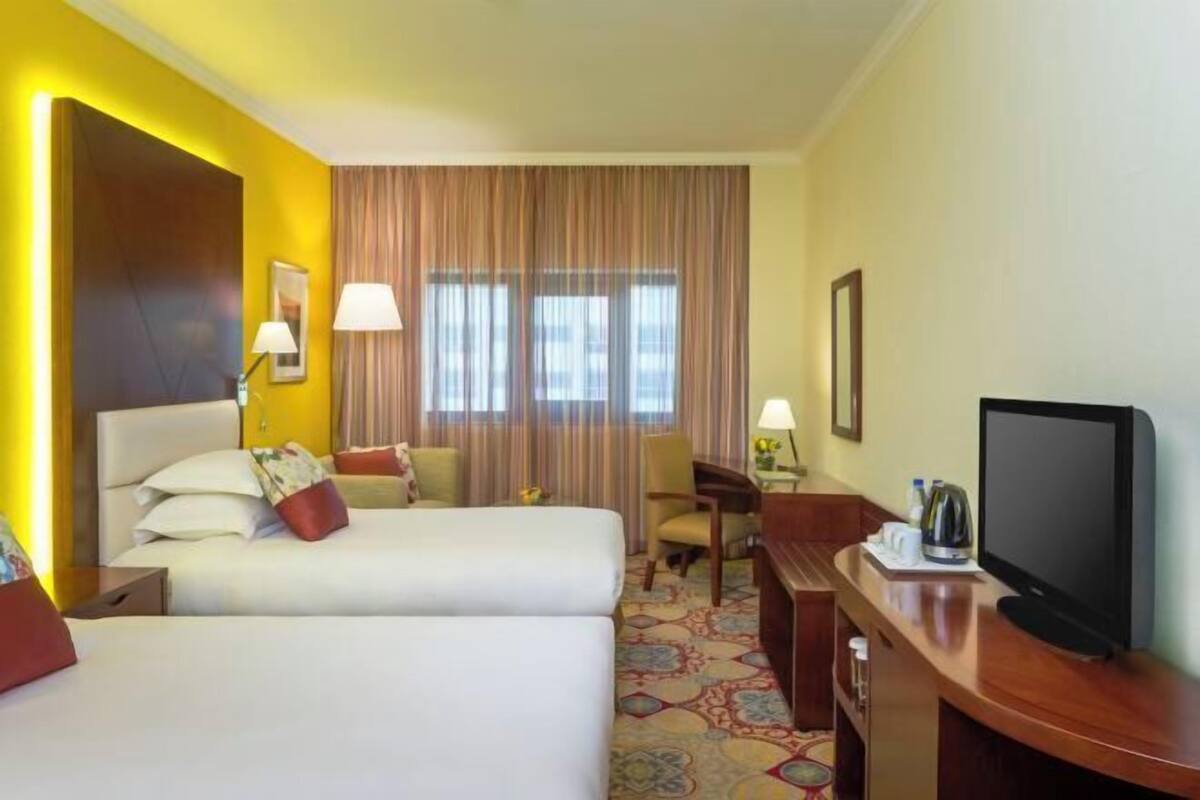 Minibar, coffre-fort, bureau