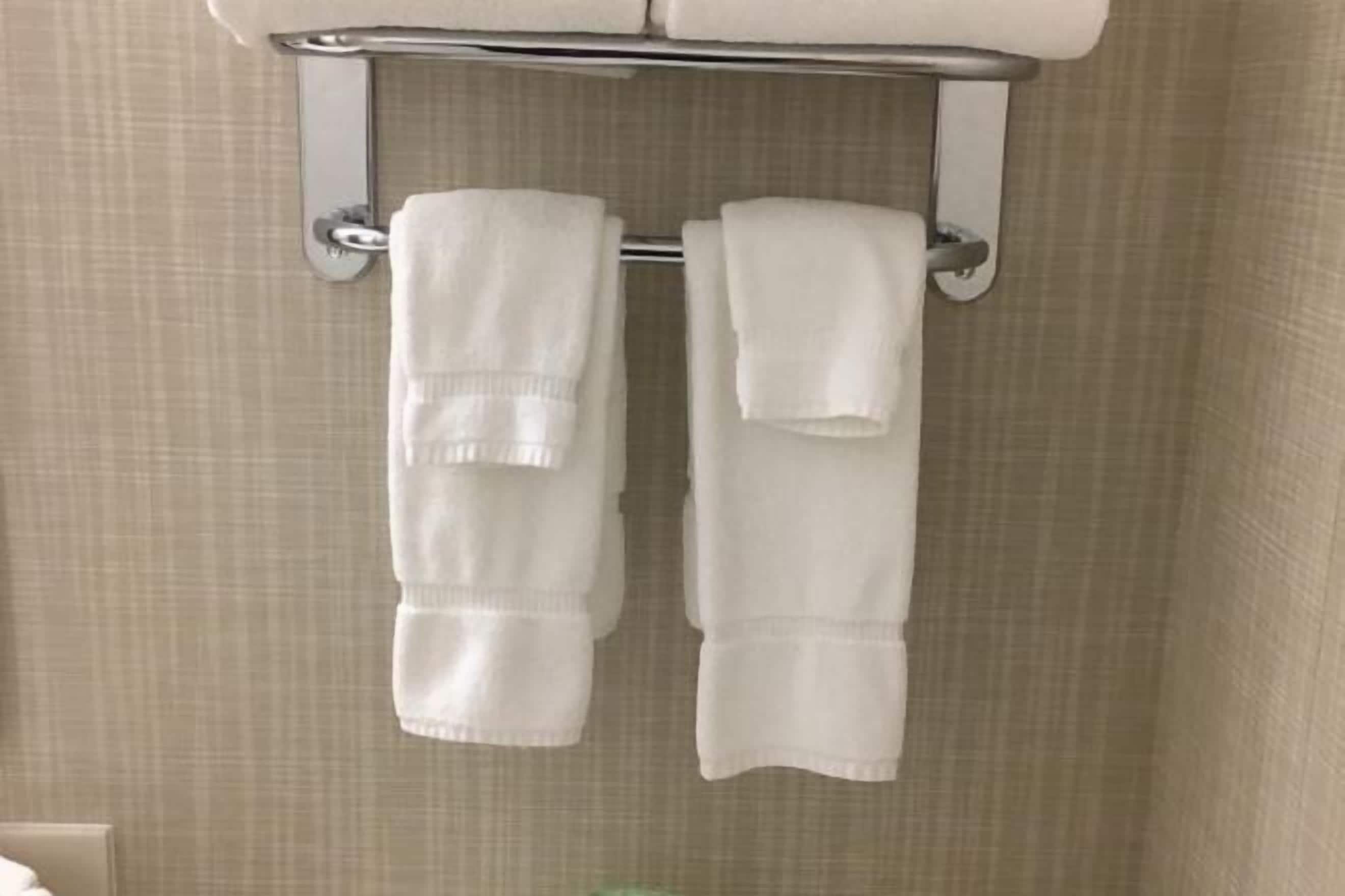 Ensemble douche/baignoire, articles de toilette écologiques