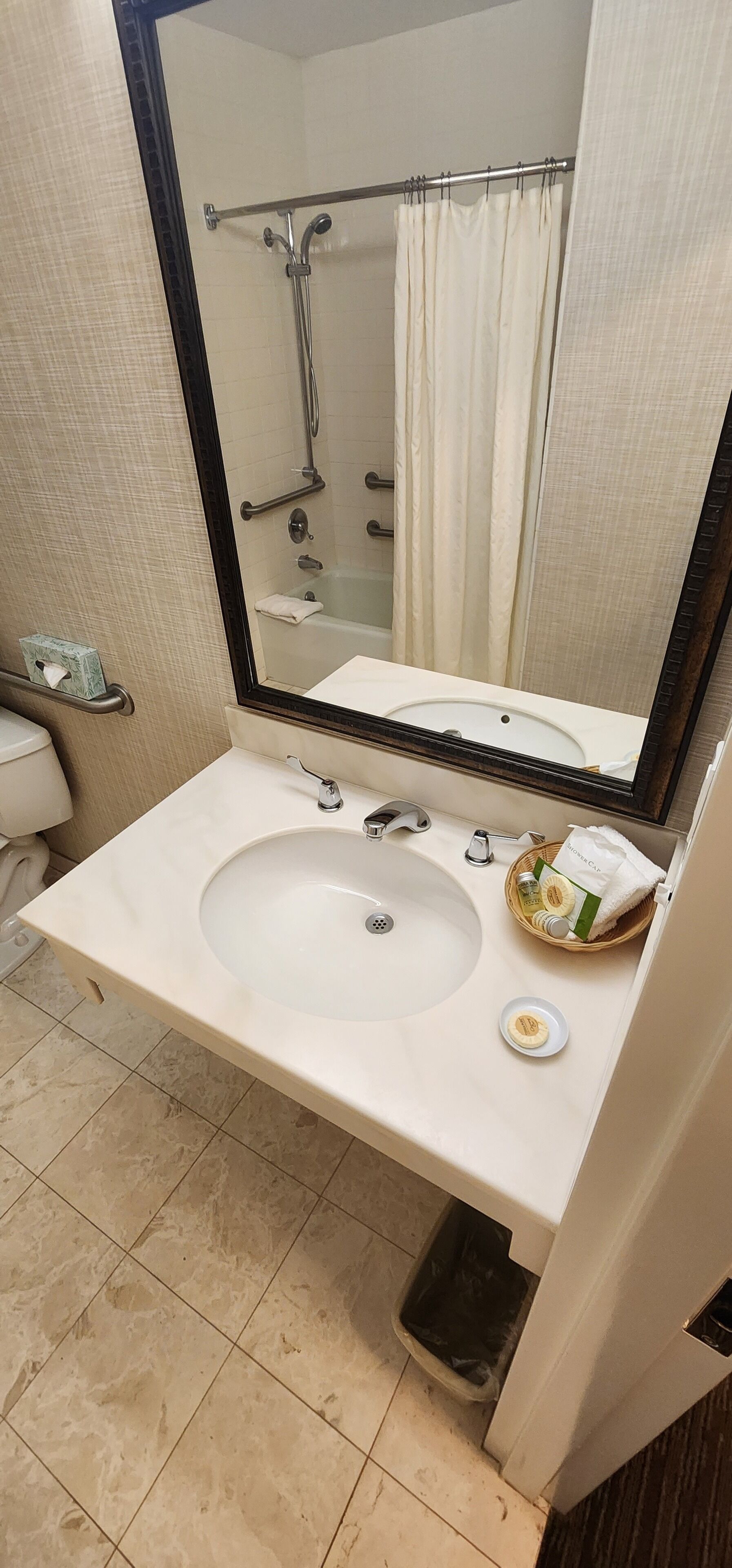 basic single room, accessible | bathroom | combined shower/bathtub, eco-friendly toiletries, hair dryer, towels