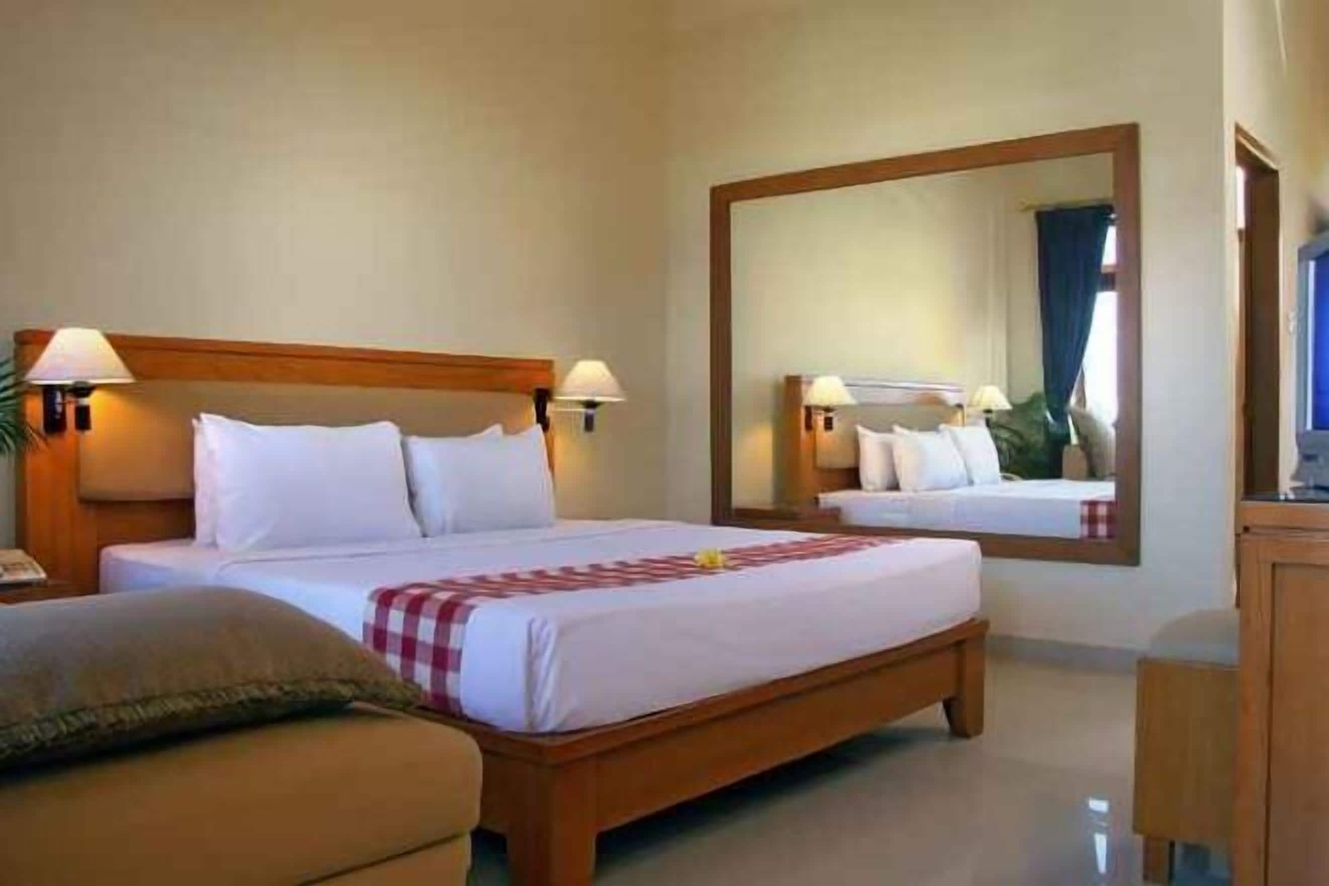 Memory-foam beds, in-room safe, individually furnished, travel cot