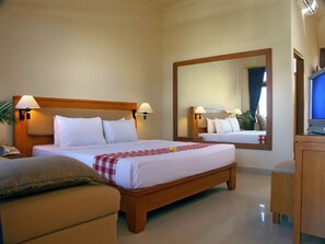Kamar Superior, 1 Tempat Tidur King | Busa memori, brankas, dan dilengkapi dengan perabotan berbeda-beda