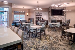 Free daily continental breakfast - Residence Inn by Marriott Columbia Northeast/Fort Jackson Area (Columbia)