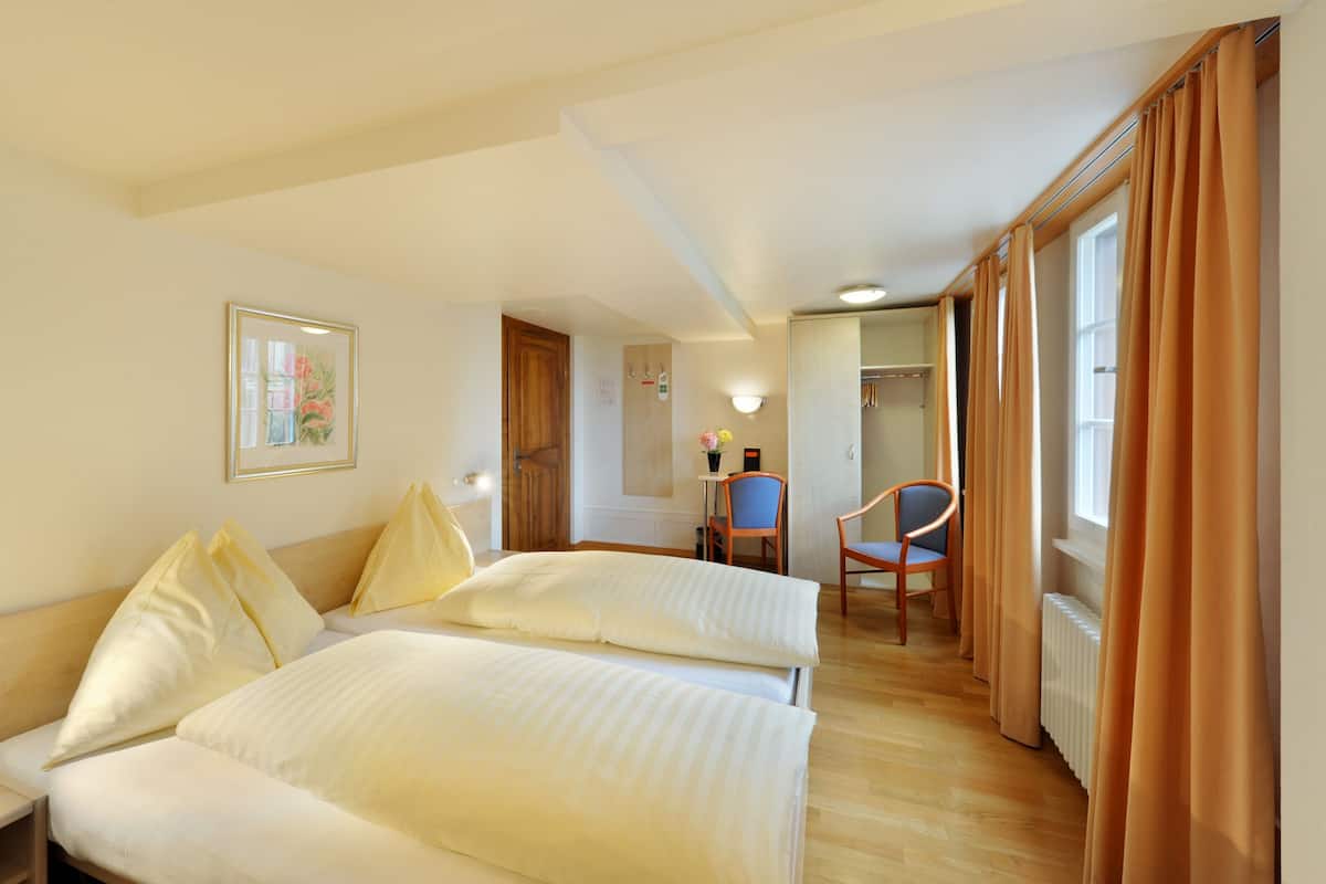 Habitación doble | Escritorio, cunas gratuitas, camas extra y wifi gratis 
