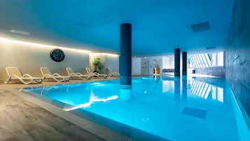 Indoor pool, seasonal outdoor pool, pool loungers