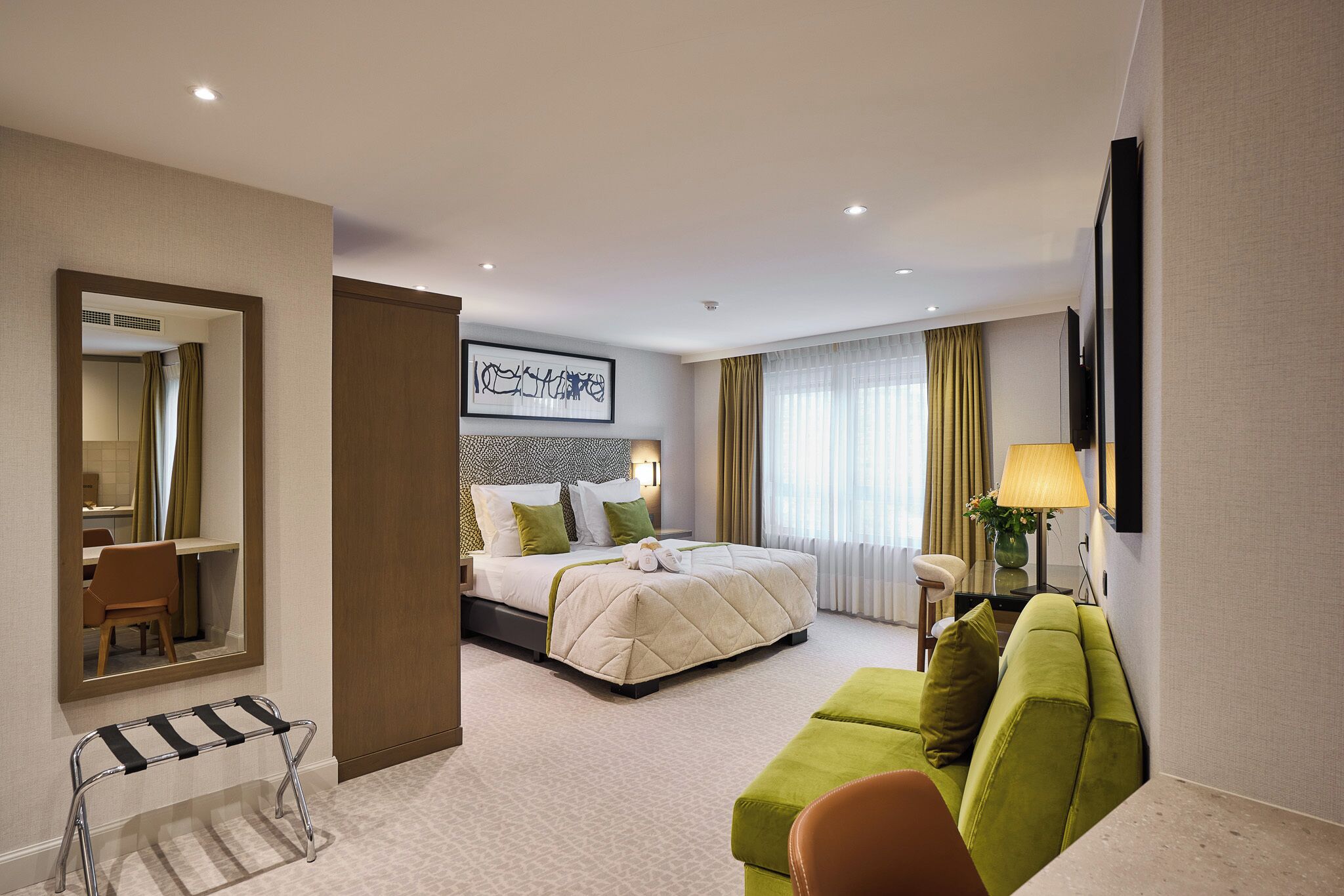 Premium bedding, pillowtop beds, minibar, in-room safe