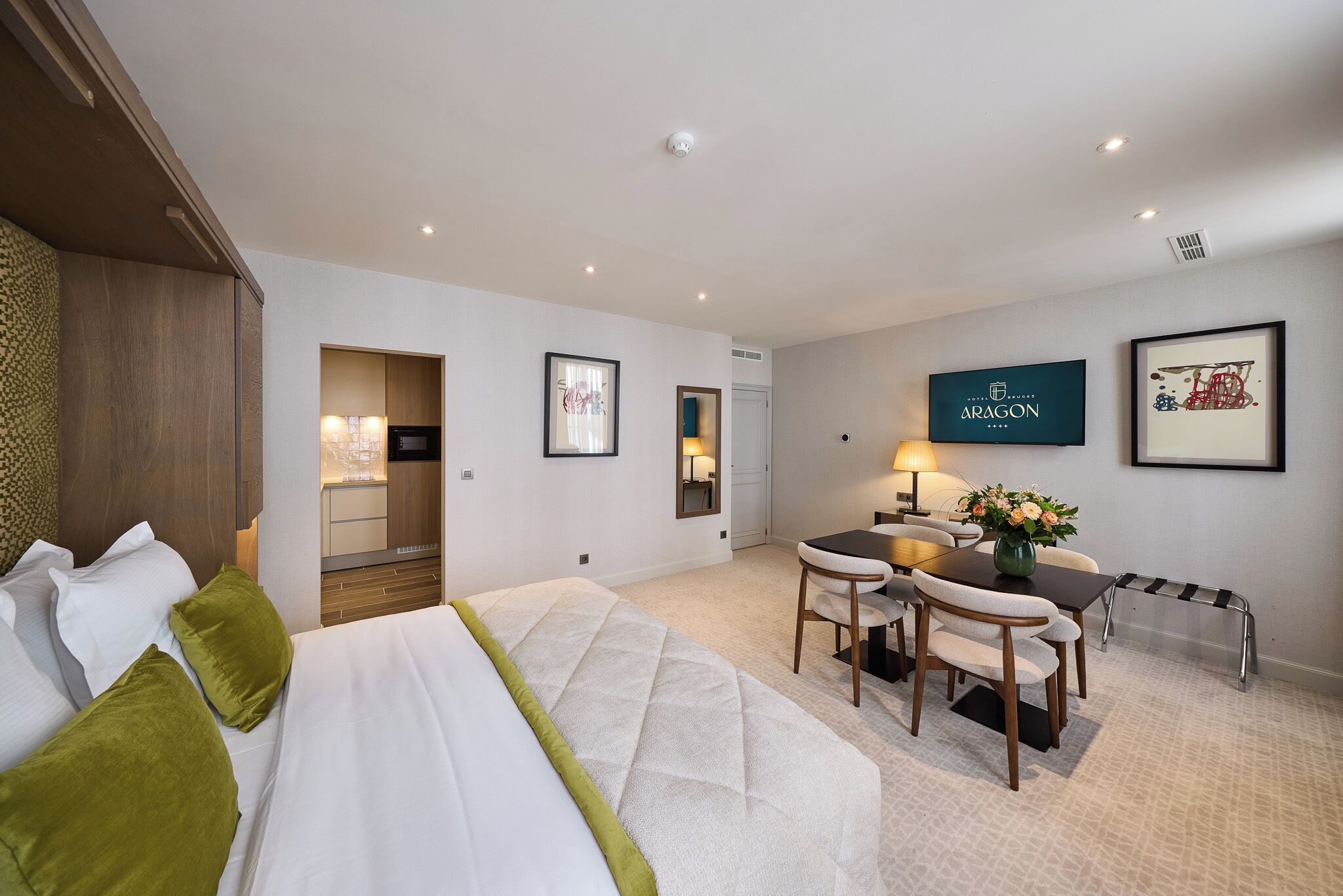 Residence "King Ferdinand" | Hochwertige Bettwaren, Pillowtop-Betten, Minibar, Zimmersafe