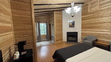 Soundproofing, free WiFi, bed sheets