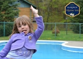 Piscine extérieure en saison