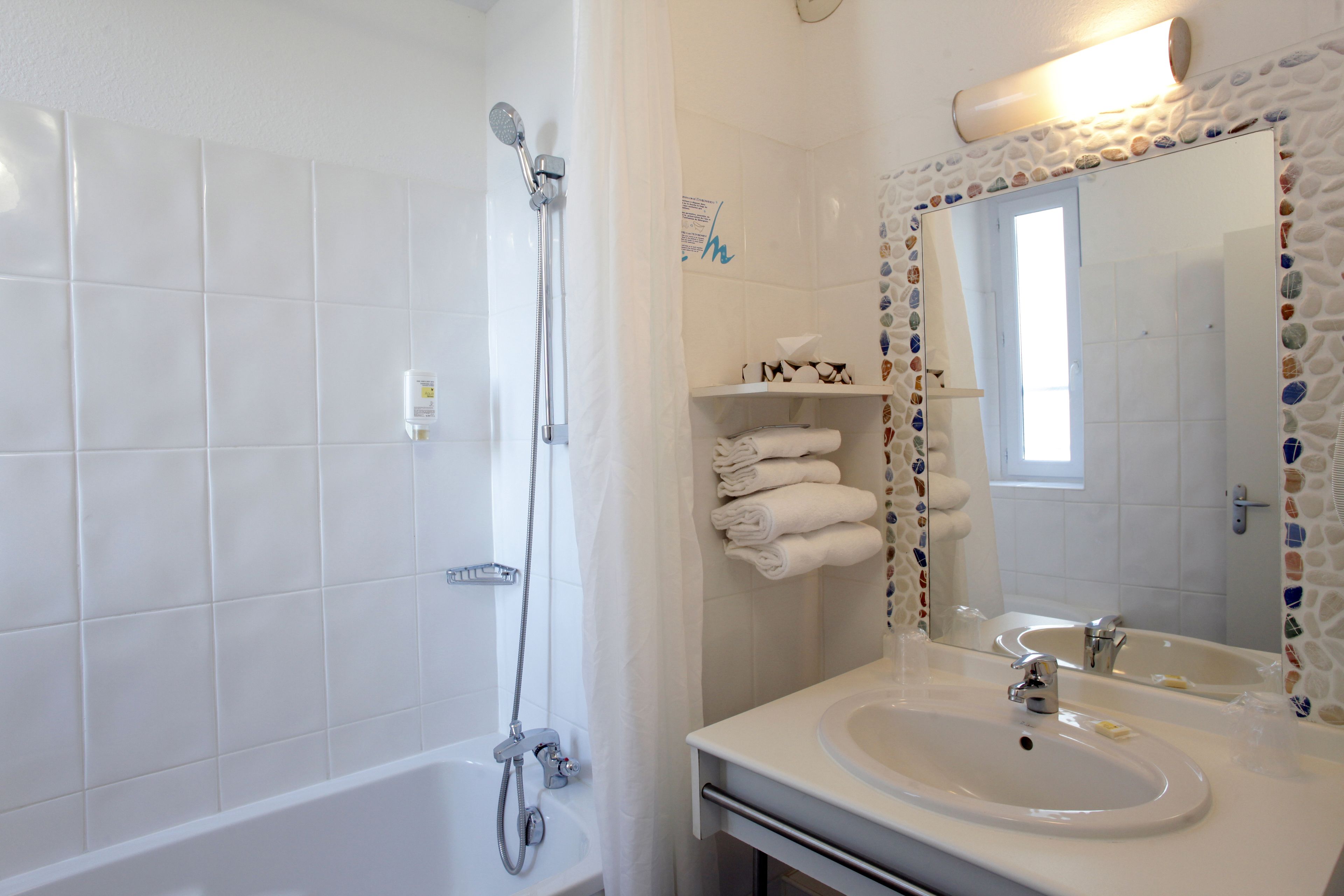 standard triple room, garden view | bathroom amenities | free toiletries, hair dryer, towels