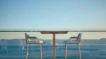 2 bars/lounges, 2 beach bars, swim-up bar, poolside bar