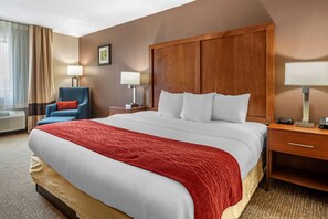 Roupas de cama premium, escrivaninha, ferros/tábuas de passar roupa