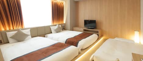 Desk, blackout curtains, free WiFi, bed sheets