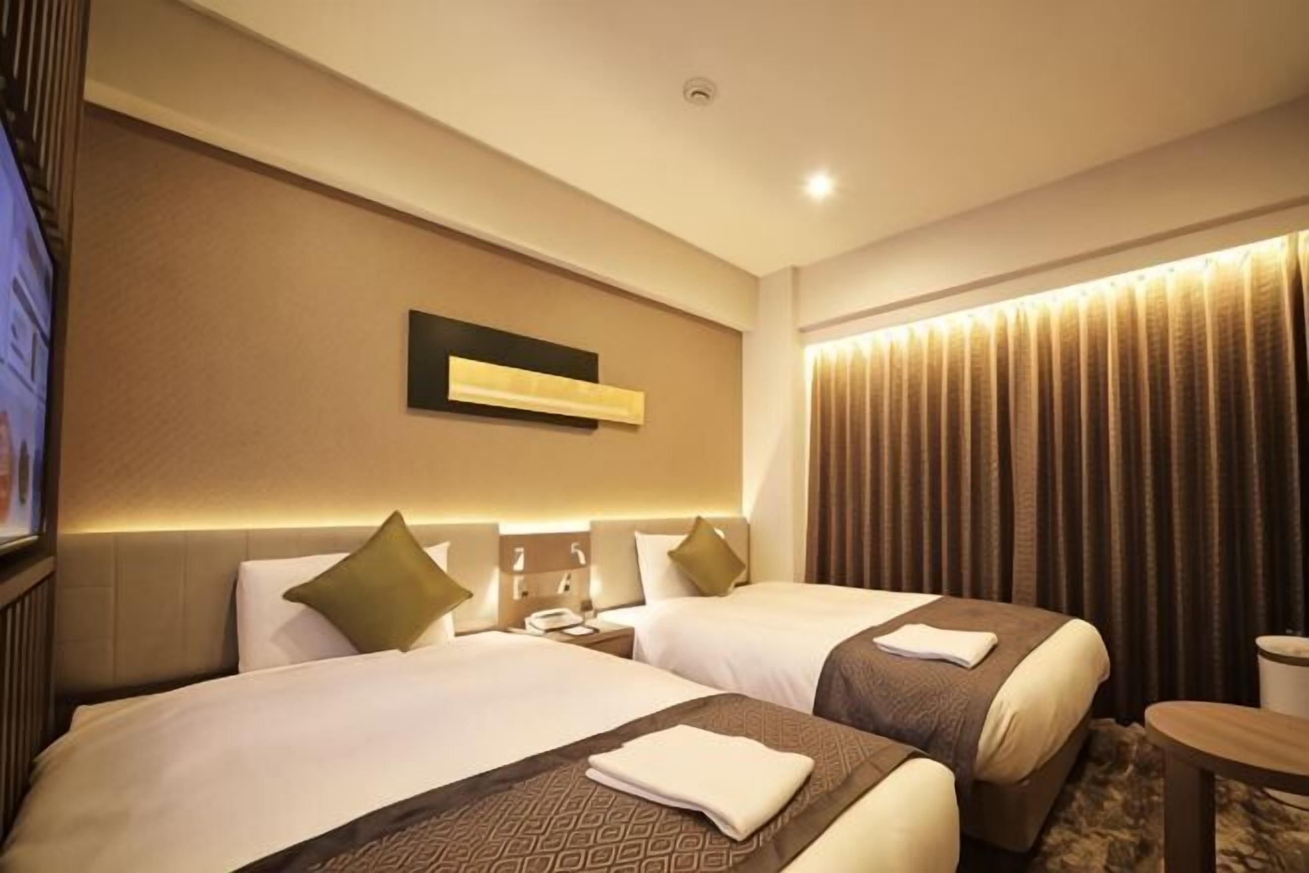 Desk, blackout drapes, free WiFi, bed sheets