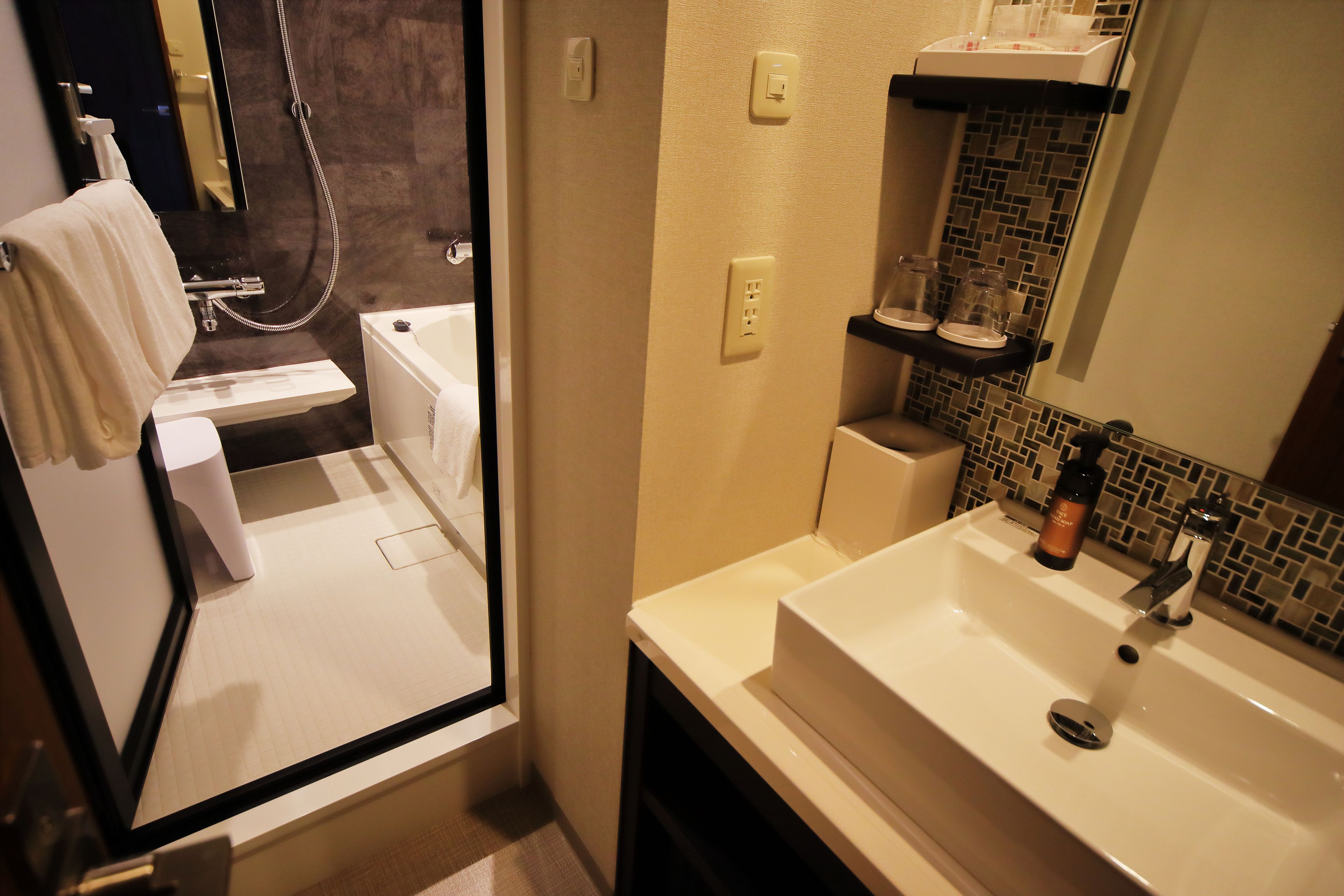 new building - club twin room, non-smoking | bathroom | combined shower/bathtub, free toiletries, hair dryer, slippers