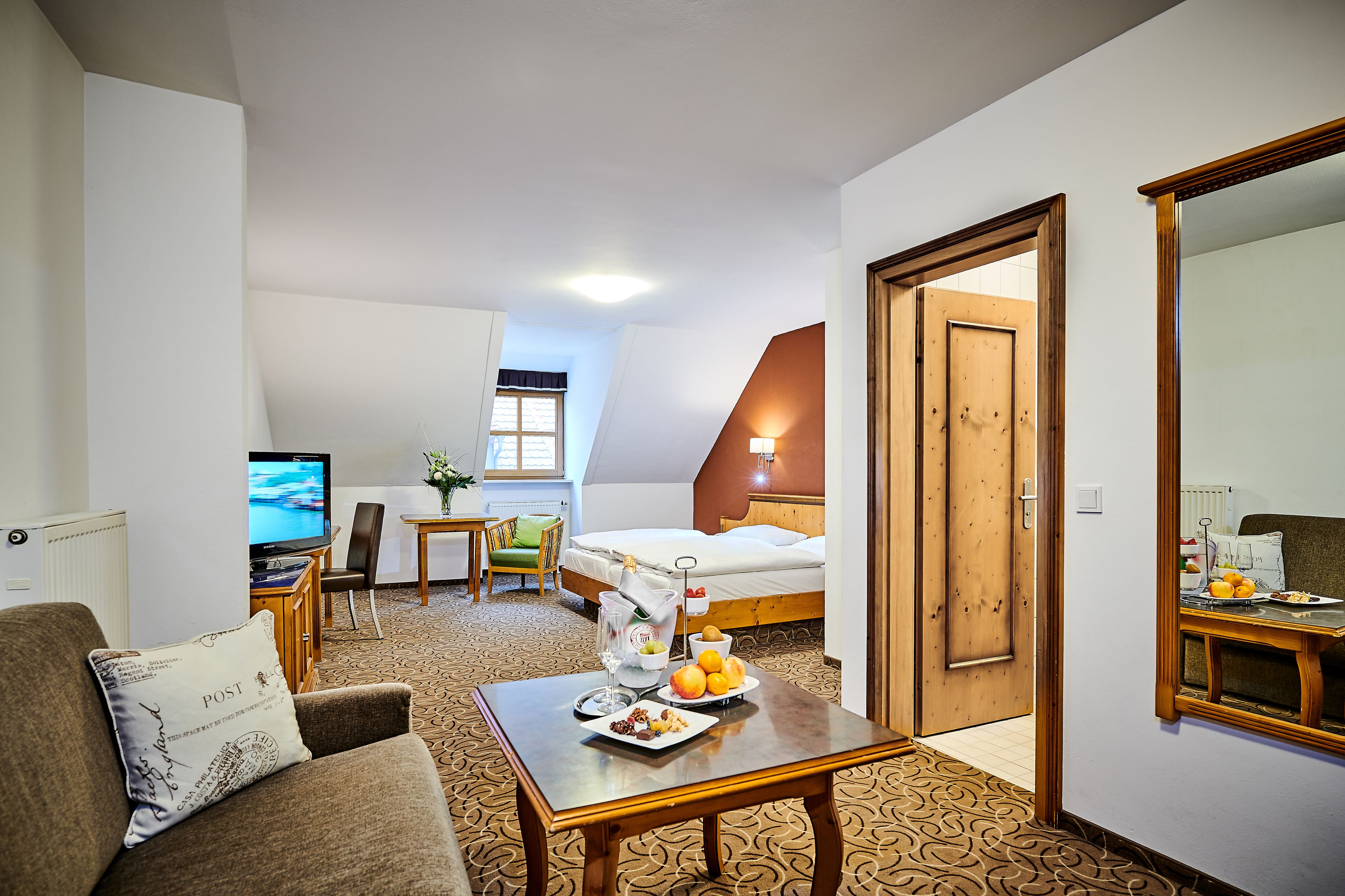 hypo-allergenic bedding, select comfort beds, minibar, in-room safe