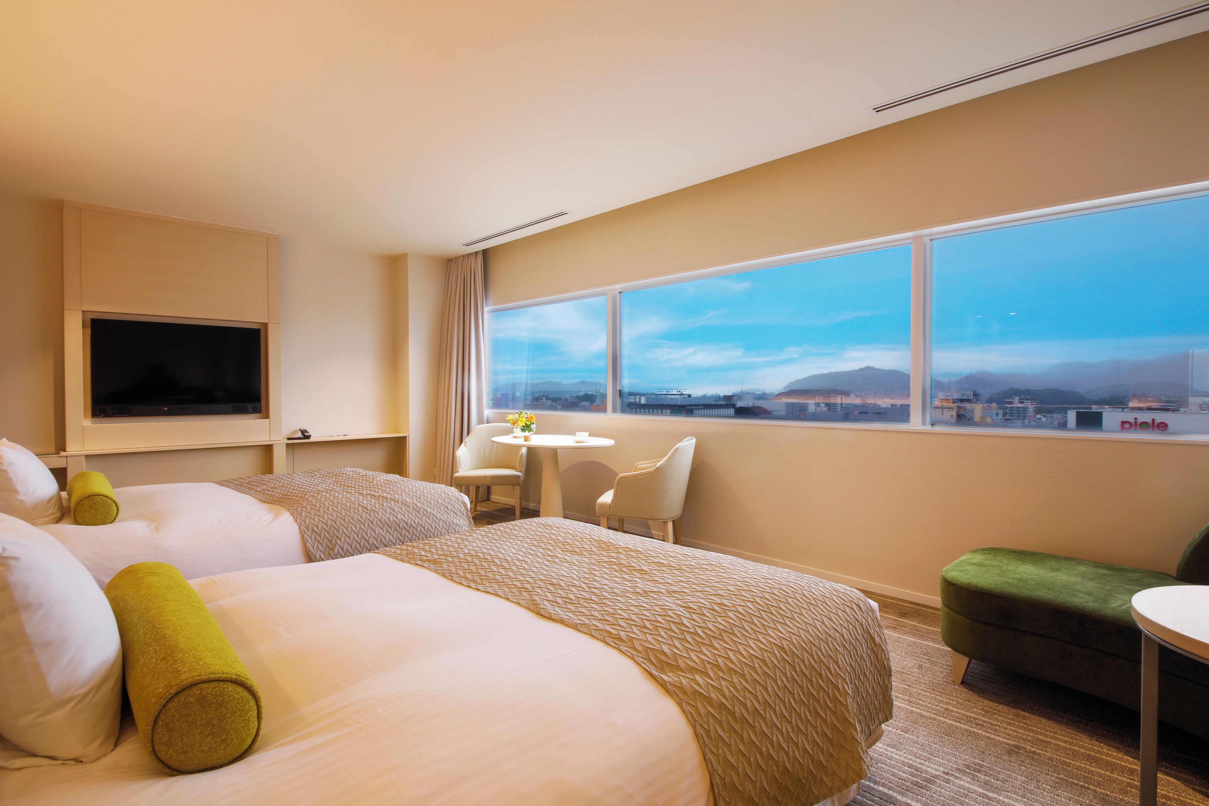 1 bedroom, premium bedding, down duvets, in-room safe