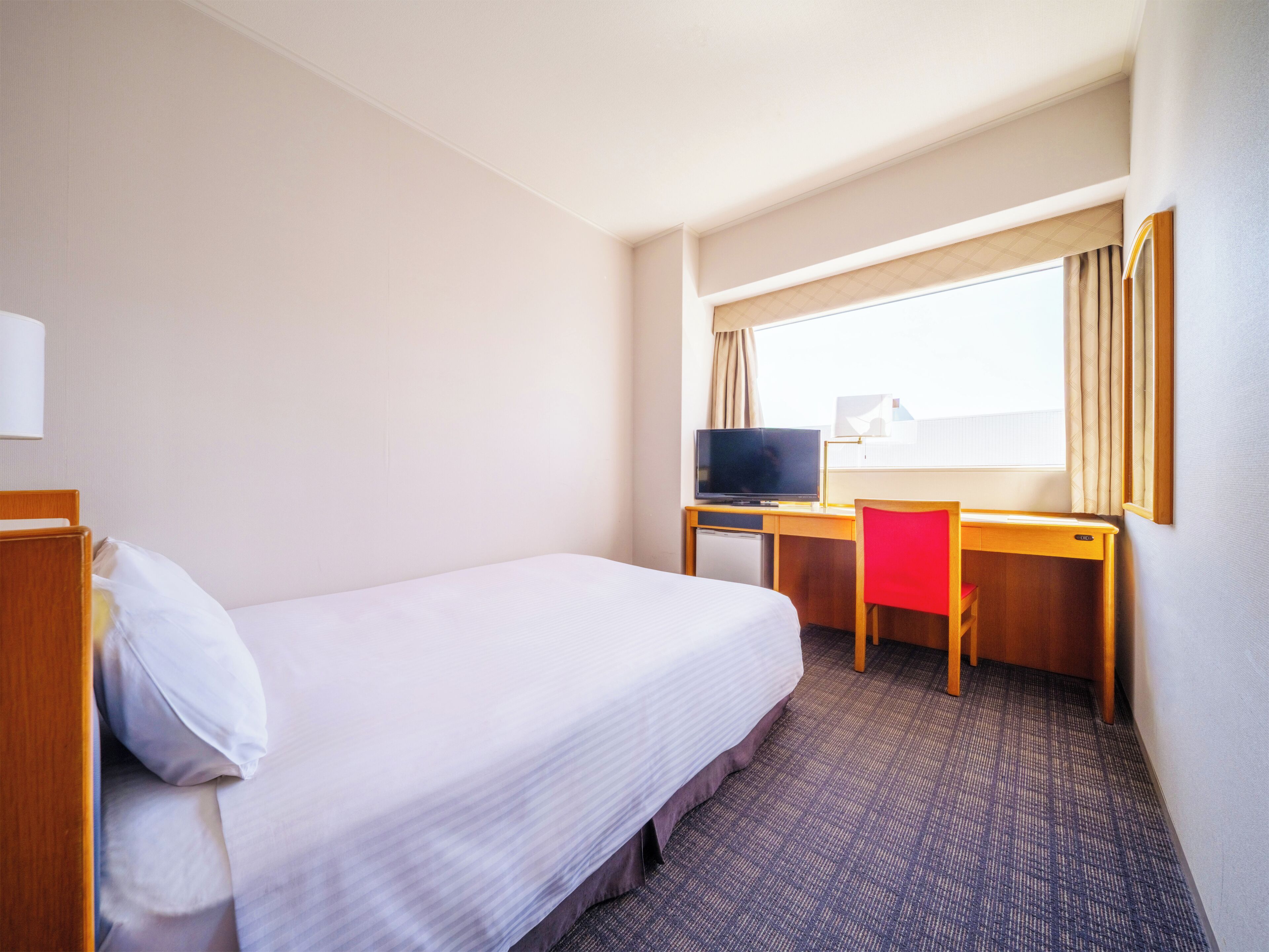 1 bedroom, premium bedding, down duvets, in-room safe