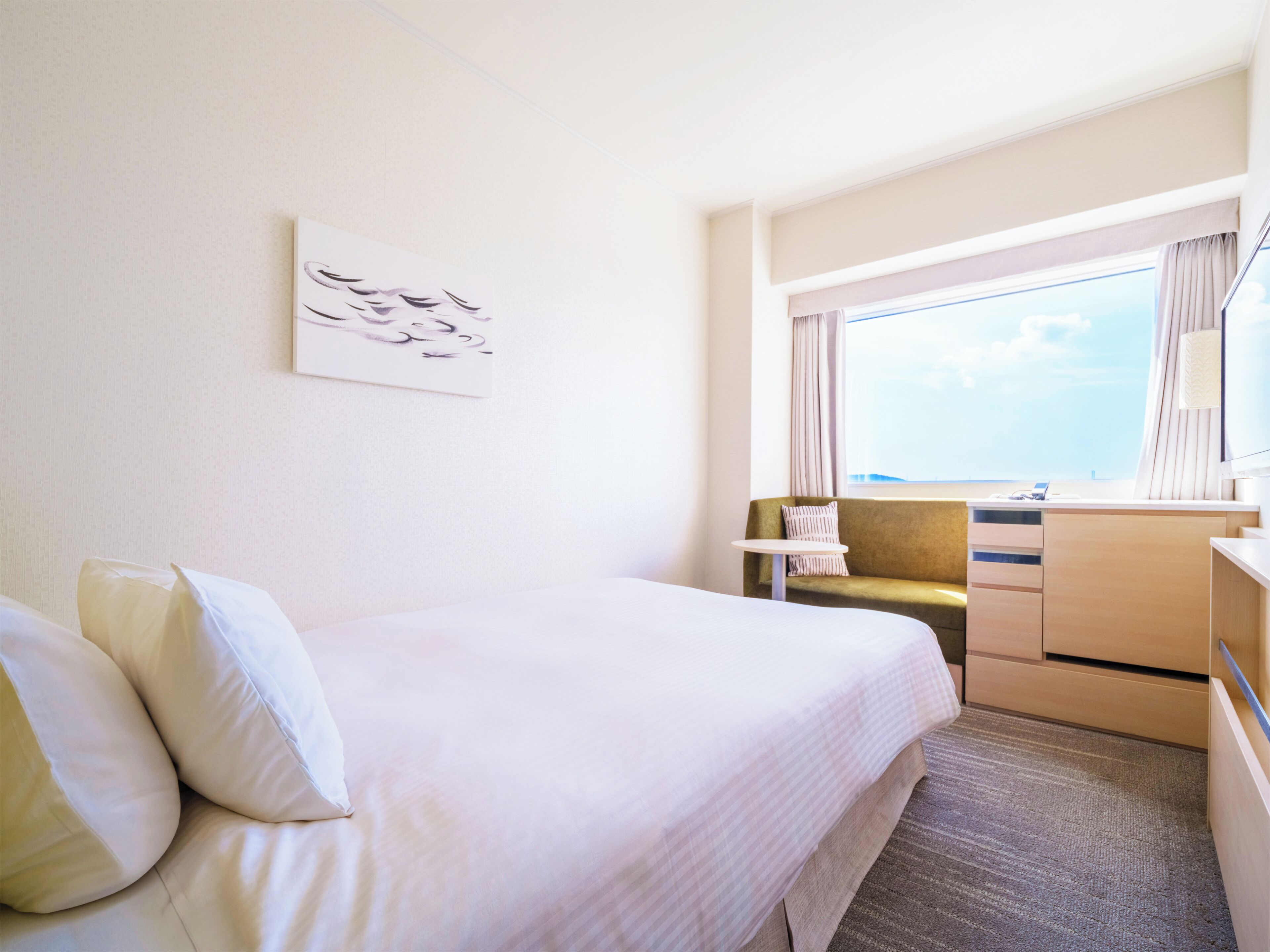 1 bedroom, premium bedding, down duvets, in-room safe